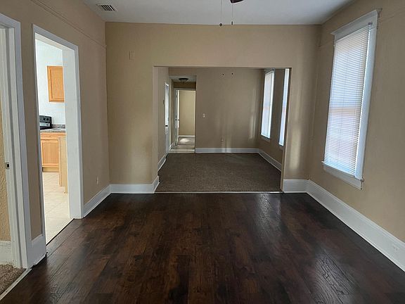 3rd image of 1828 Walnut St