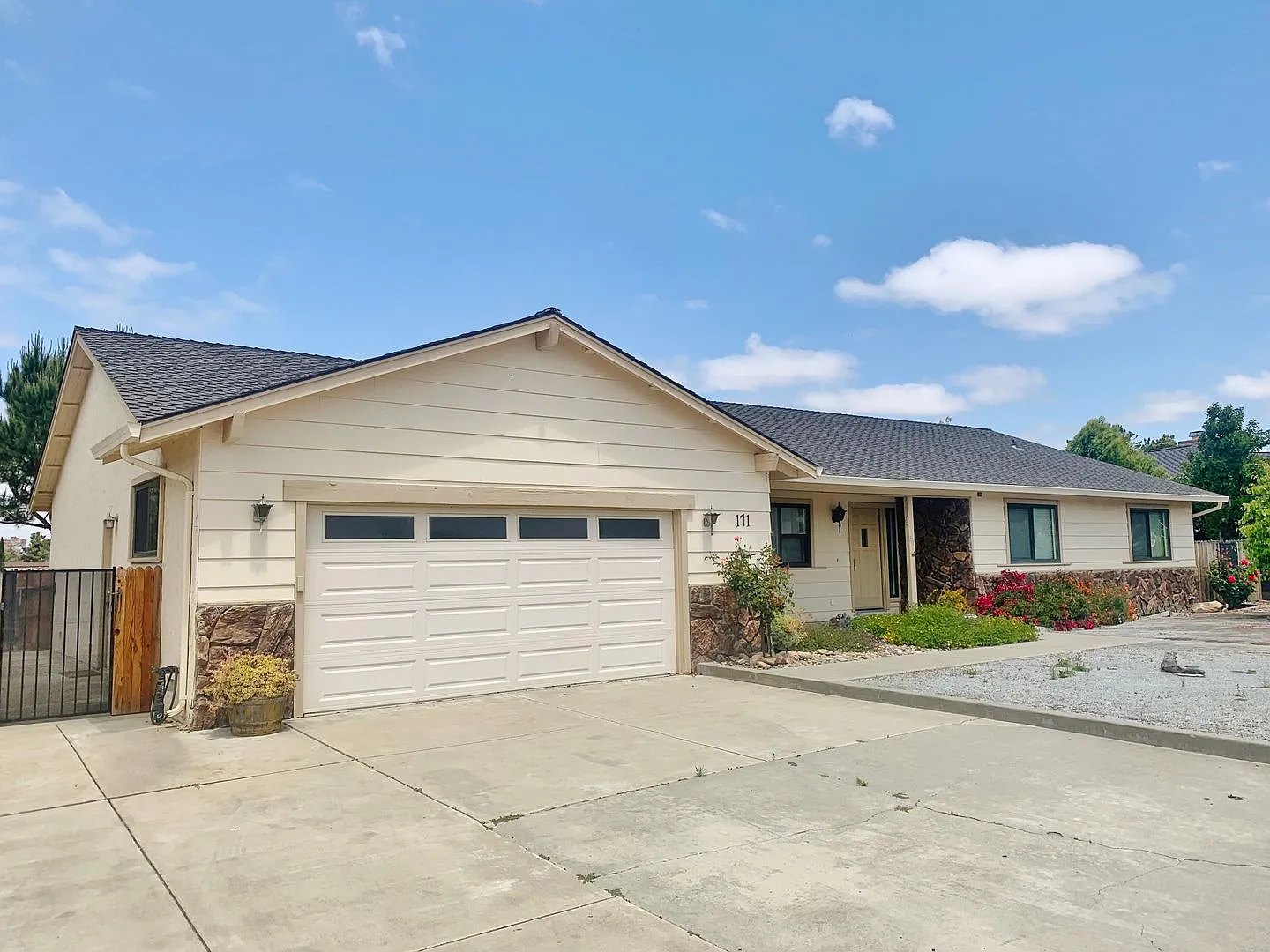 171 Donald Dr photo 1