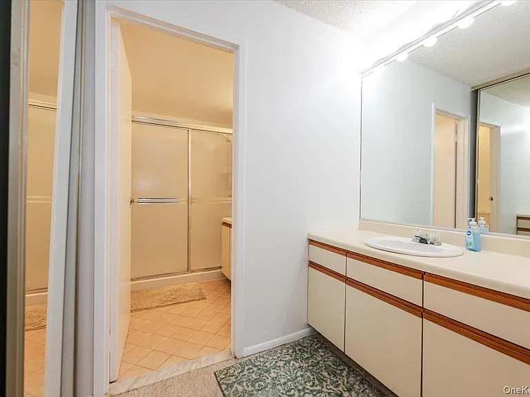 730 W Broadway #2J — Photo 13