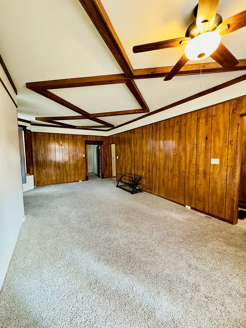 2 bed 1 bath home — Photo 2