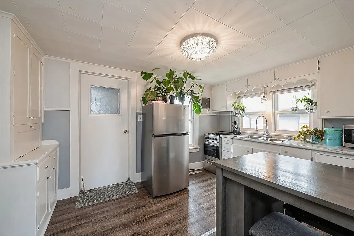 1 bed, 598 sqft, $1,600 — Photo 2