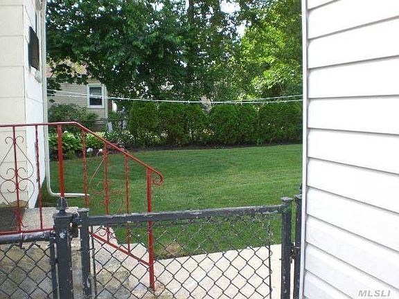 5th image of 25 Barbara Dr