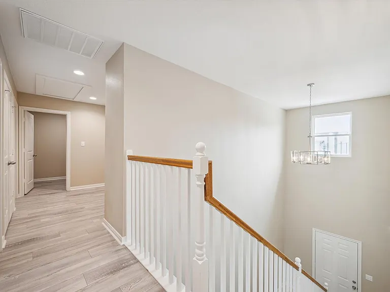 4834 Pine Ave #A — Photo 8