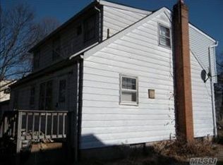 420 12th St, West Babylon, NY 11704