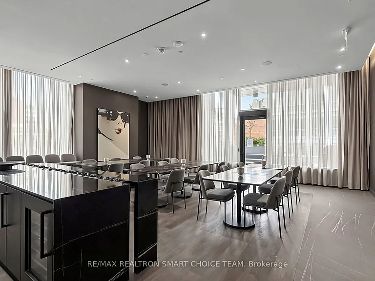 11 Yorkville Ave #5002 — Photo 39