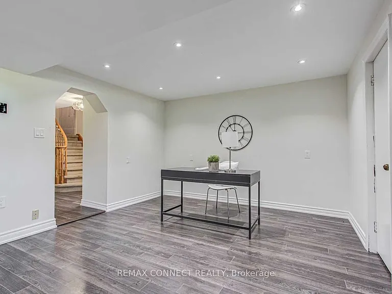 107 Sweeney Dr — Photo 16