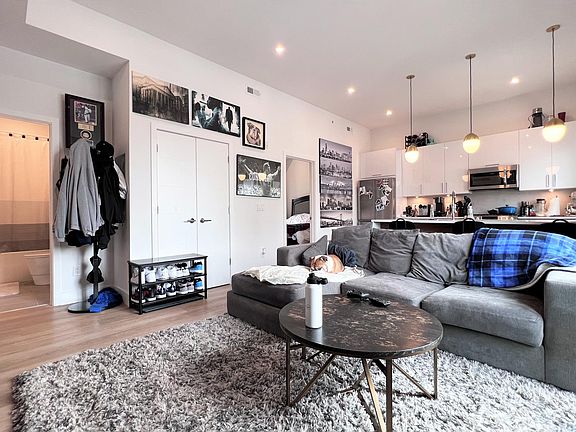2nd image of 1503 Brandywine St #401