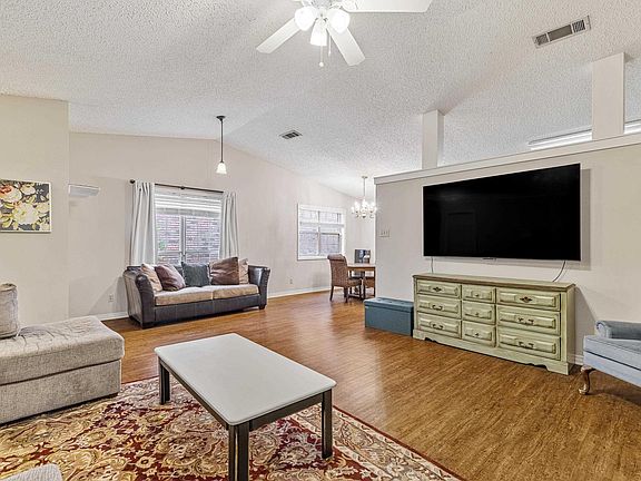 4th image of 1805 Townhouse Dr Unit A