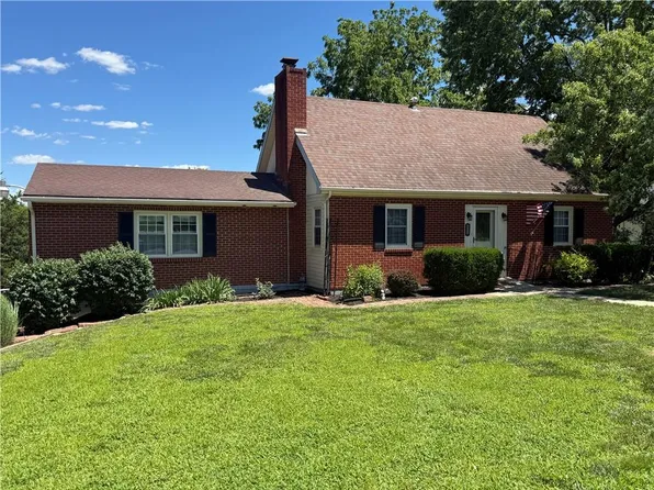 404 N 14th St, Atchison, KS 66002