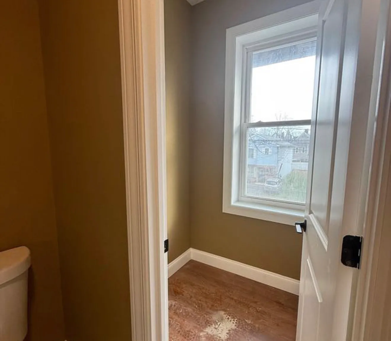 3 bed, $2,400 — Photo 2