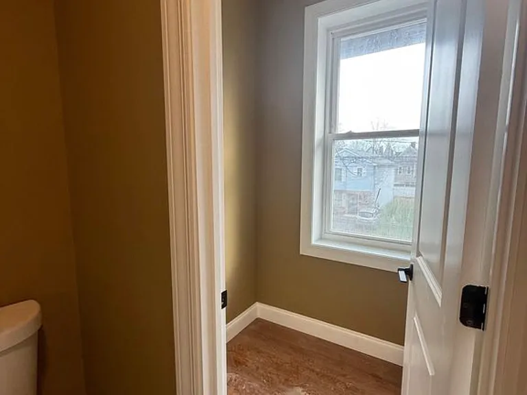169 S 9th St #3R — Photo 2