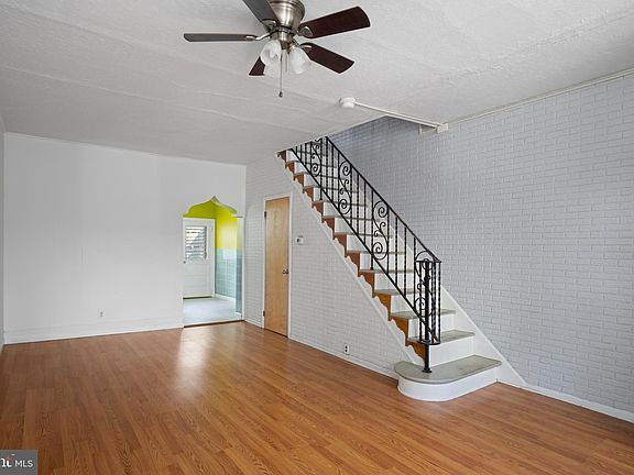4th image of 834 Cantrell St