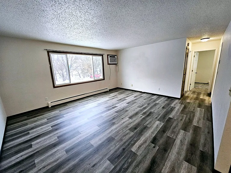 121 W Interstate Ave — Photo 2