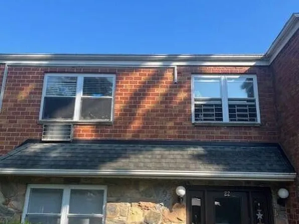 22 Bay Ter APT 2E, Staten Island, NY 10306
