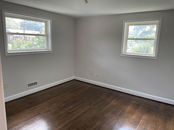 5th image of 5922 Pratt St