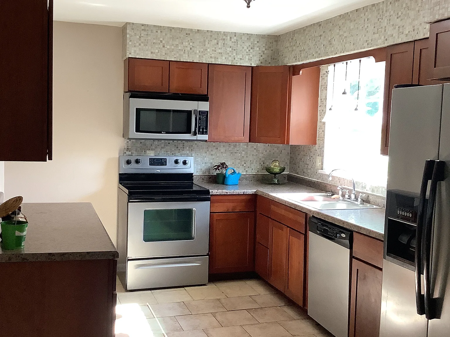 1013 Briarwood Drive — Photo 3