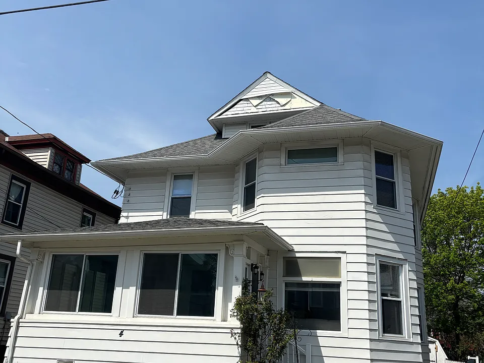 4 Ayres St