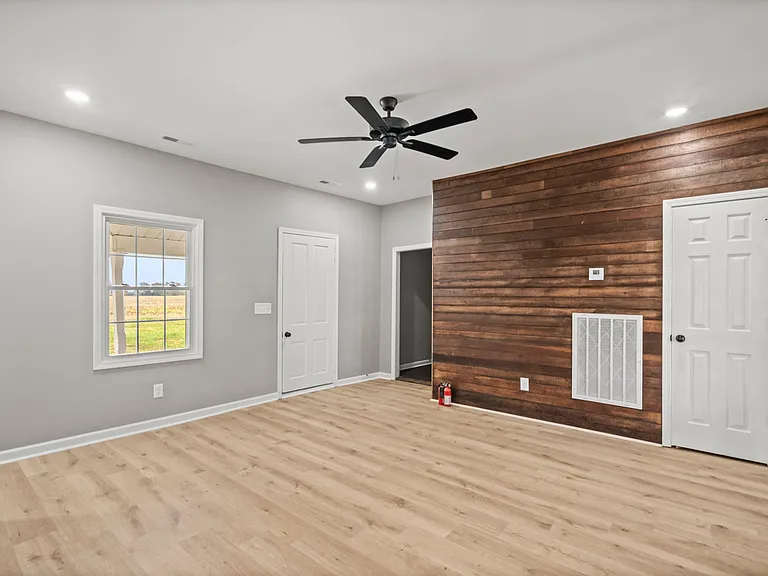 6081 Lakeview Rd — Photo 12