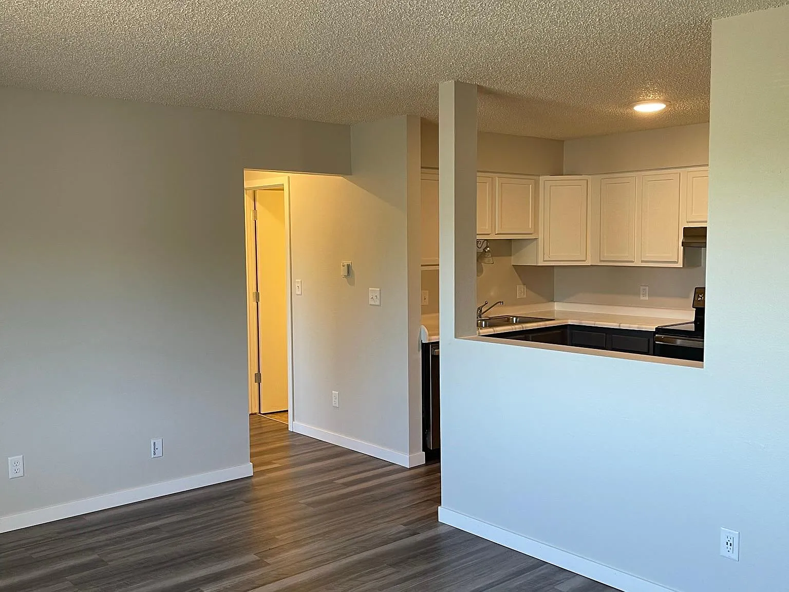 2 bed, $1,418 — Photo 4