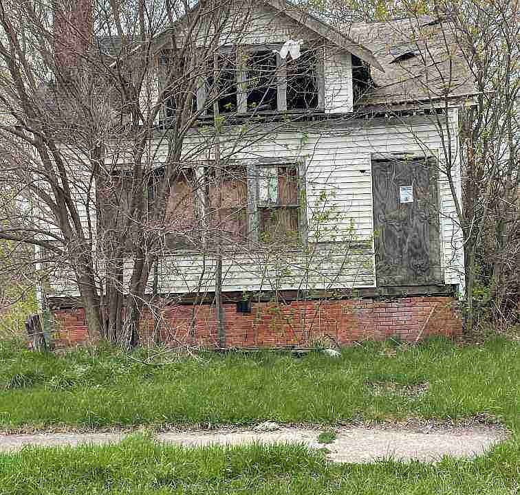 12069 Greenlawn