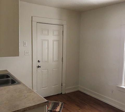 2nd image of 2820 Leahy St