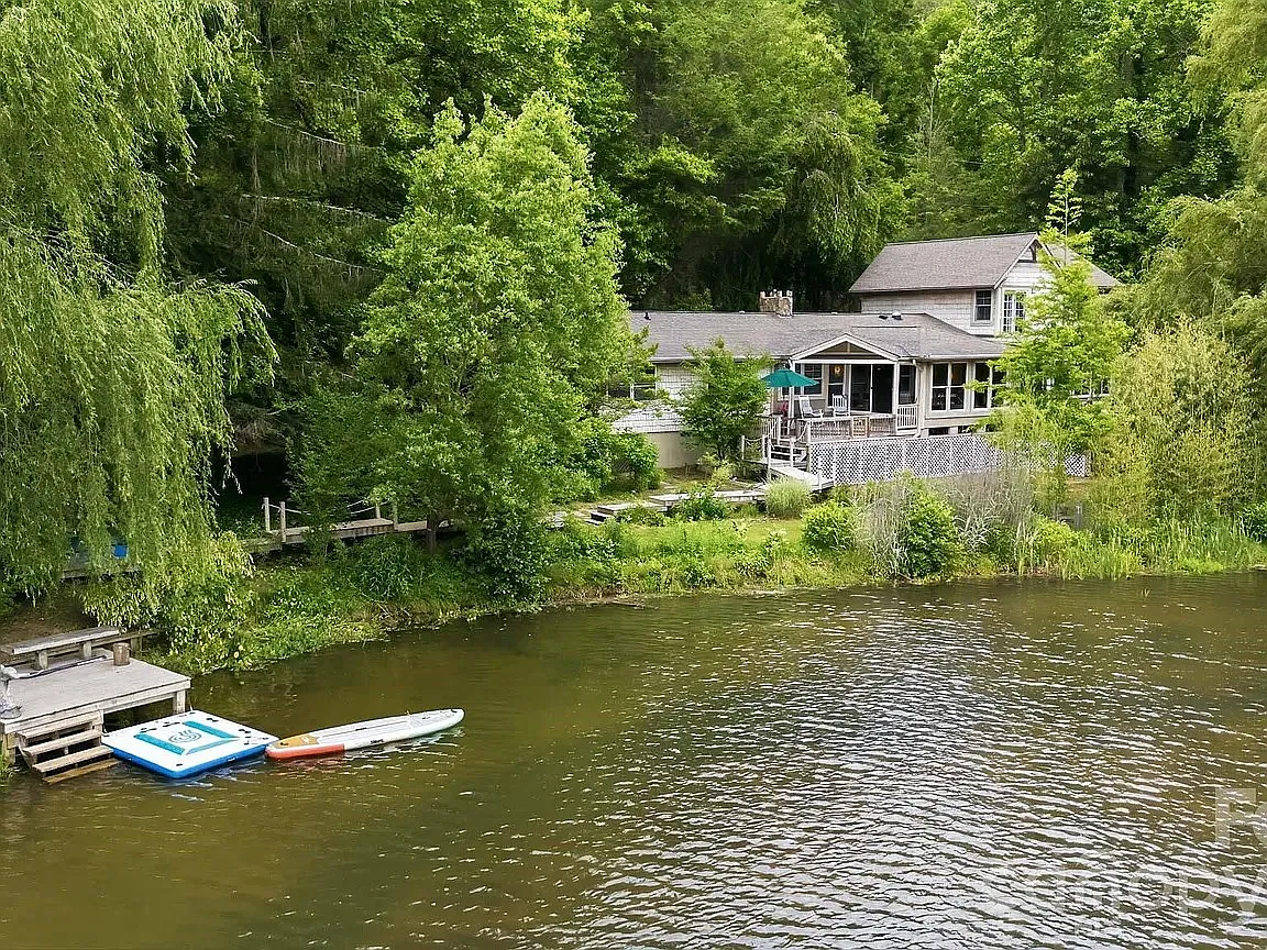 5 bed, 3507 sqft, $4,700 — Photo 1