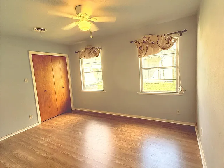 315 E Florida Ave — Photo 5