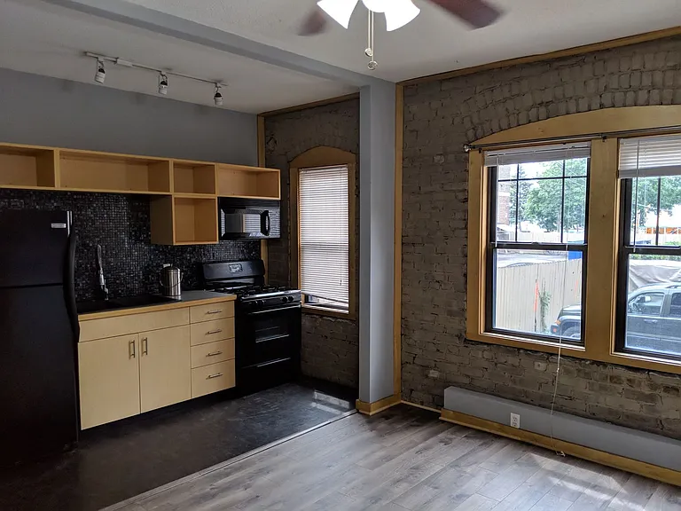 615 E 16th St — Photo 52