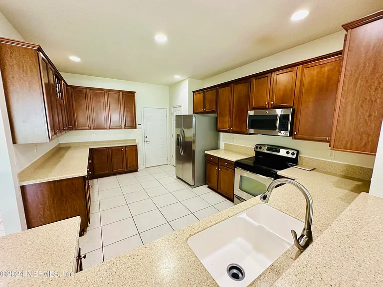 4214 Metron Dr — Photo 4