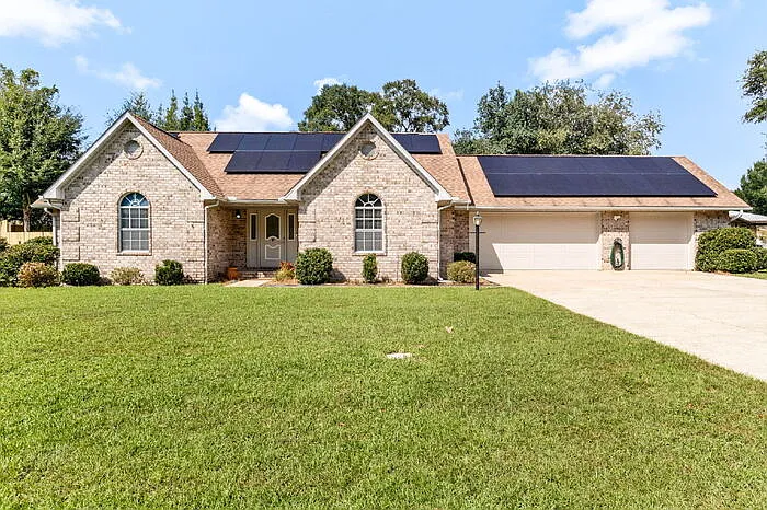 4 bed, 2.0 bath, 1918 sqft, $3,000 — Photo 3