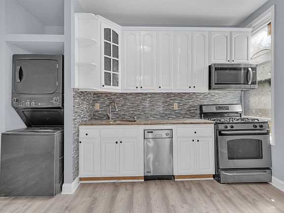 2nd image of 149 Bowers St APT 3