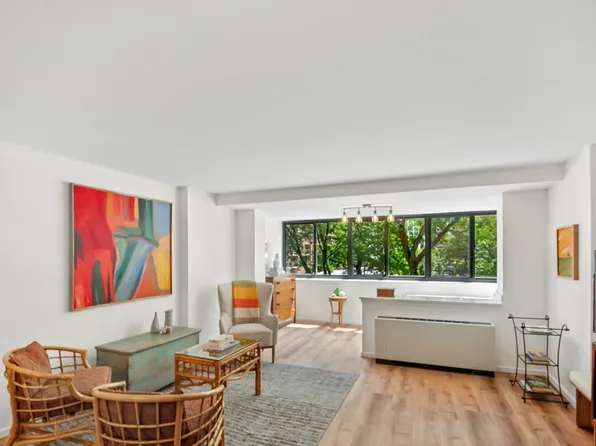 6 Whittier Pl APT 3L, Boston, MA 02114