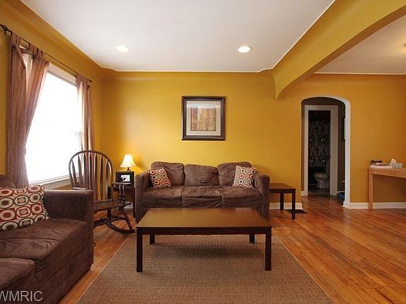 3rd image of 1748 Silver Ave SE