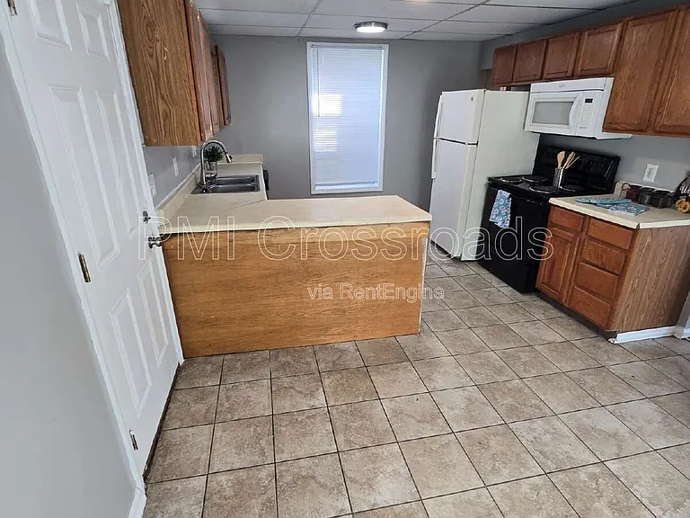 153 S Cypress Ave — Photo 10