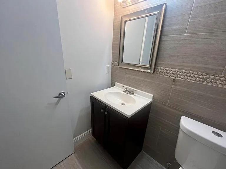 1109 E Broward Blvd #1 — Photo 12