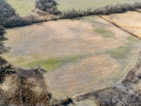 221 E St S, Porter, OK 74454