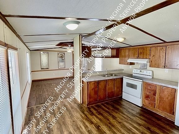 3rd image of 256 Stockton St