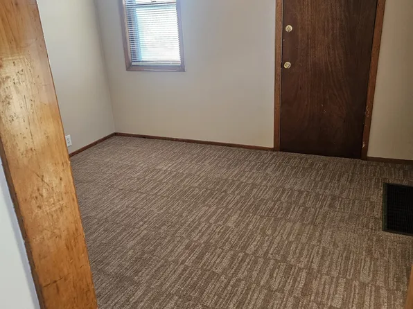 3147 E 65th St Front 1, Cleveland, OH 44127