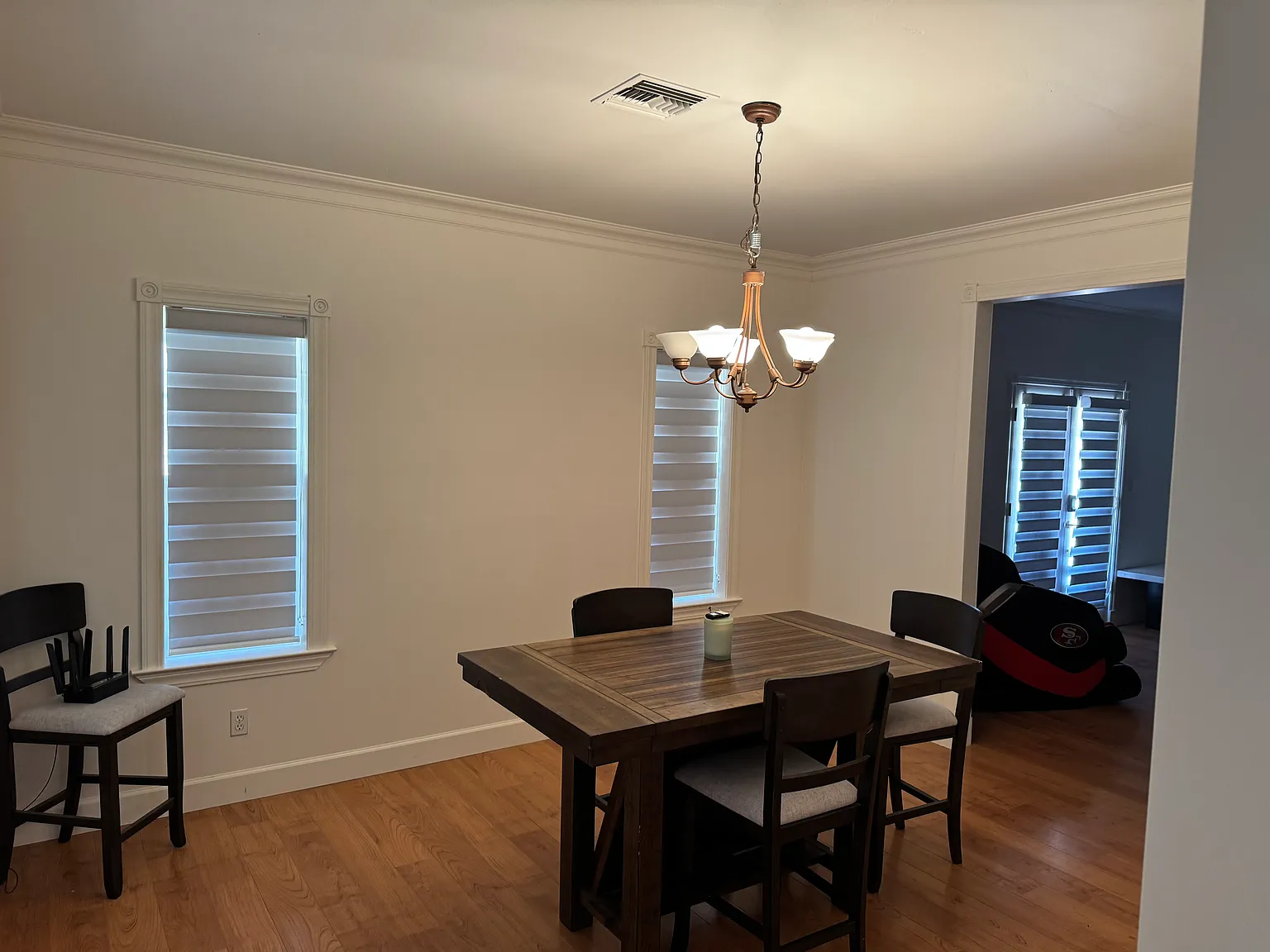 6 bed, 3300 sqft, $4,500 — Photo 4