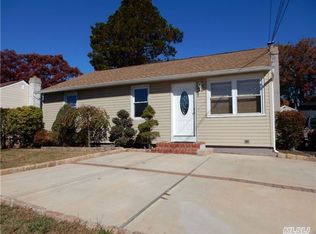 125 Bay Shore Rd, Deer Park, NY 11729