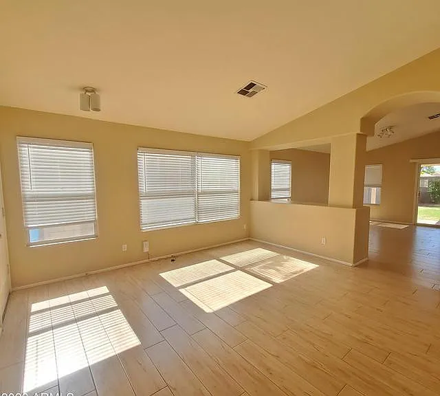 4739 E Desert Wind Dr — Photo 2