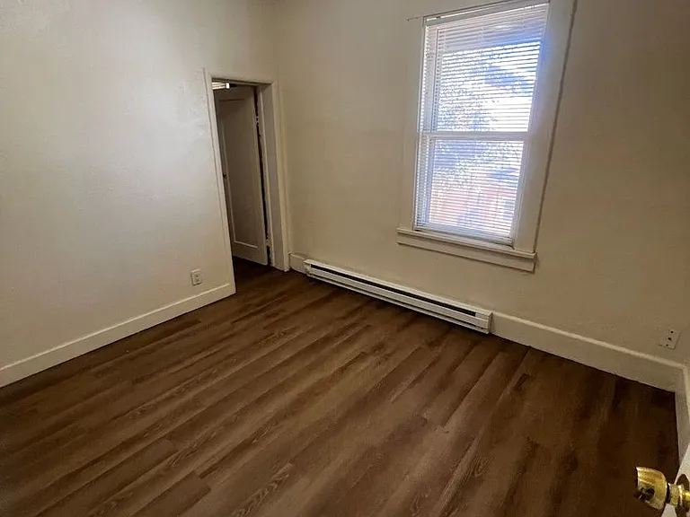 548 W Bonneville St — Photo 10