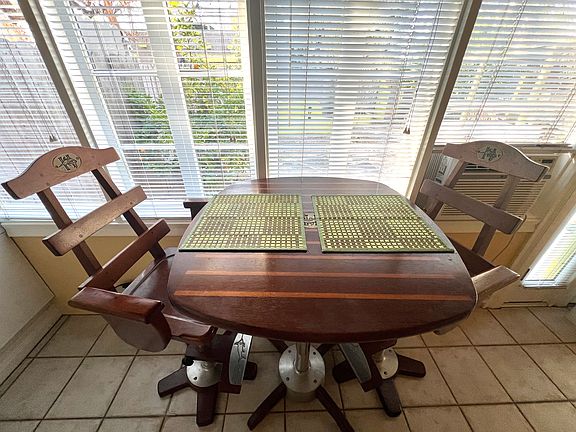 Dining area with a view of the courtyard.