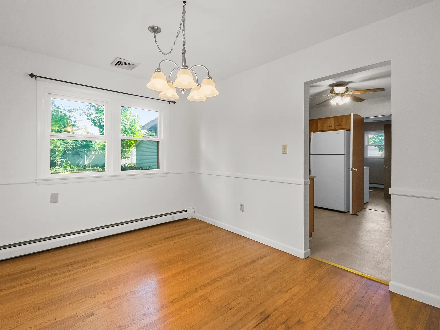 2 bed, 1385 sqft, $2,400 — Photo 3