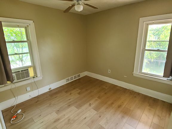 3rd image of 3333 E 125th St #2