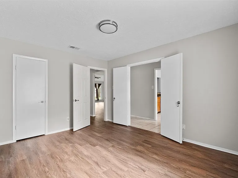 2819 Sugar Wood Dr — Photo 20