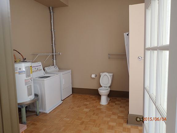 5th image of 422 22nd St APT 2