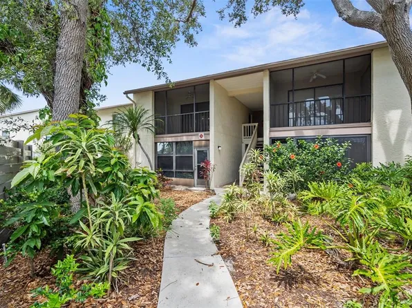 756 White Pine Tree Rd APT 204, Venice, FL 34285