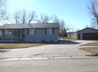 367 Miles Dr, Worthington, MN 56187