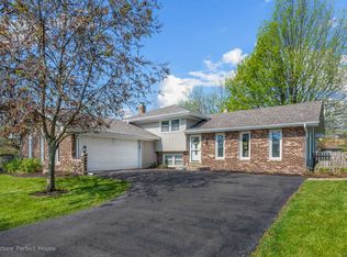 11S560 Whittington Ln, Naperville, IL 60564